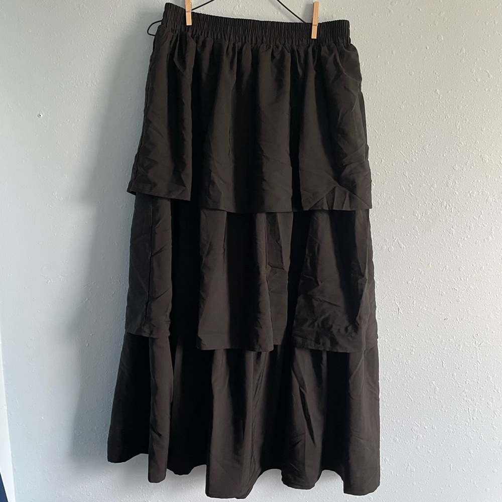 Black tiered skirt